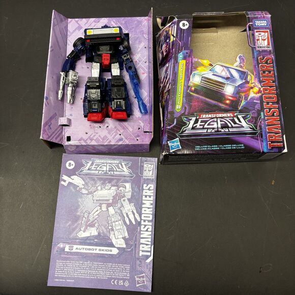 Transformers Autobot Skids Legacy COMPLETE - Picture 2 of 3